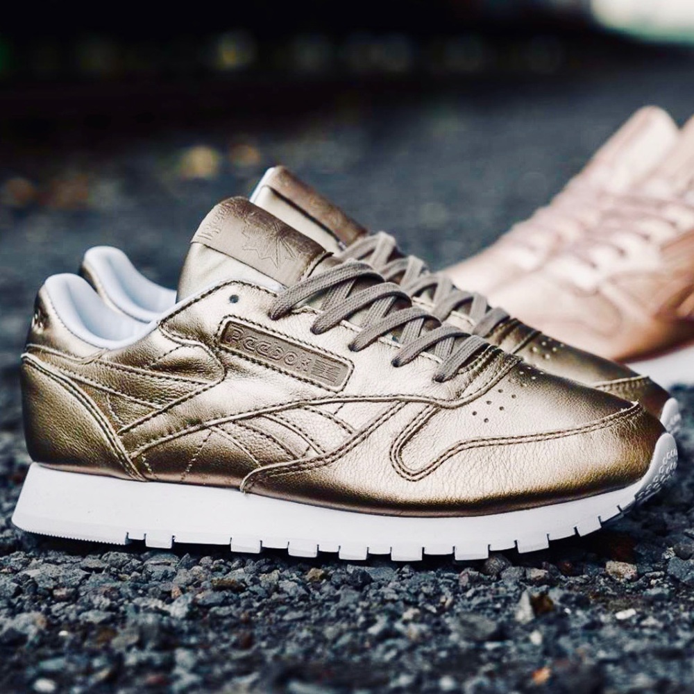 *SOLD* Reebok Classic Pearl Metallic in Grey Gold